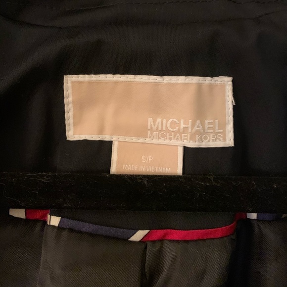 MICHAEL KORS Hooded Raincoat - Picture 6 of 8